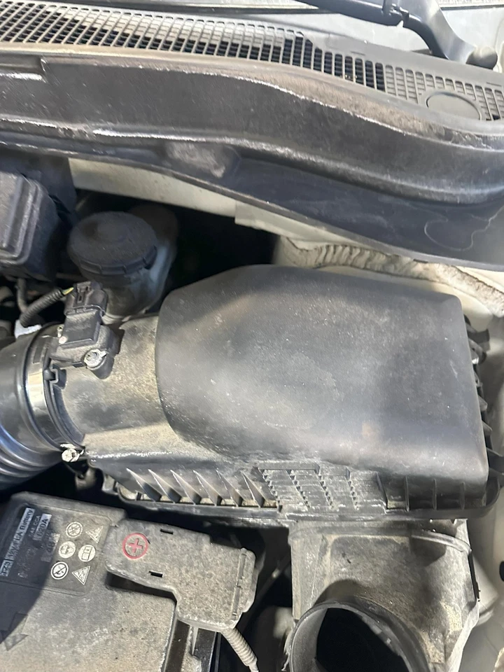 Used Air Cleaner Assembly fits: 2016 Honda Pilot Grade C - Image 2 of 4