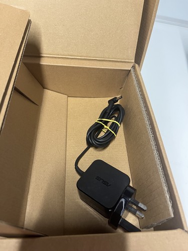 ASUS E406M Laptop. Lightweight, 14in screen - Picture 5 of 16