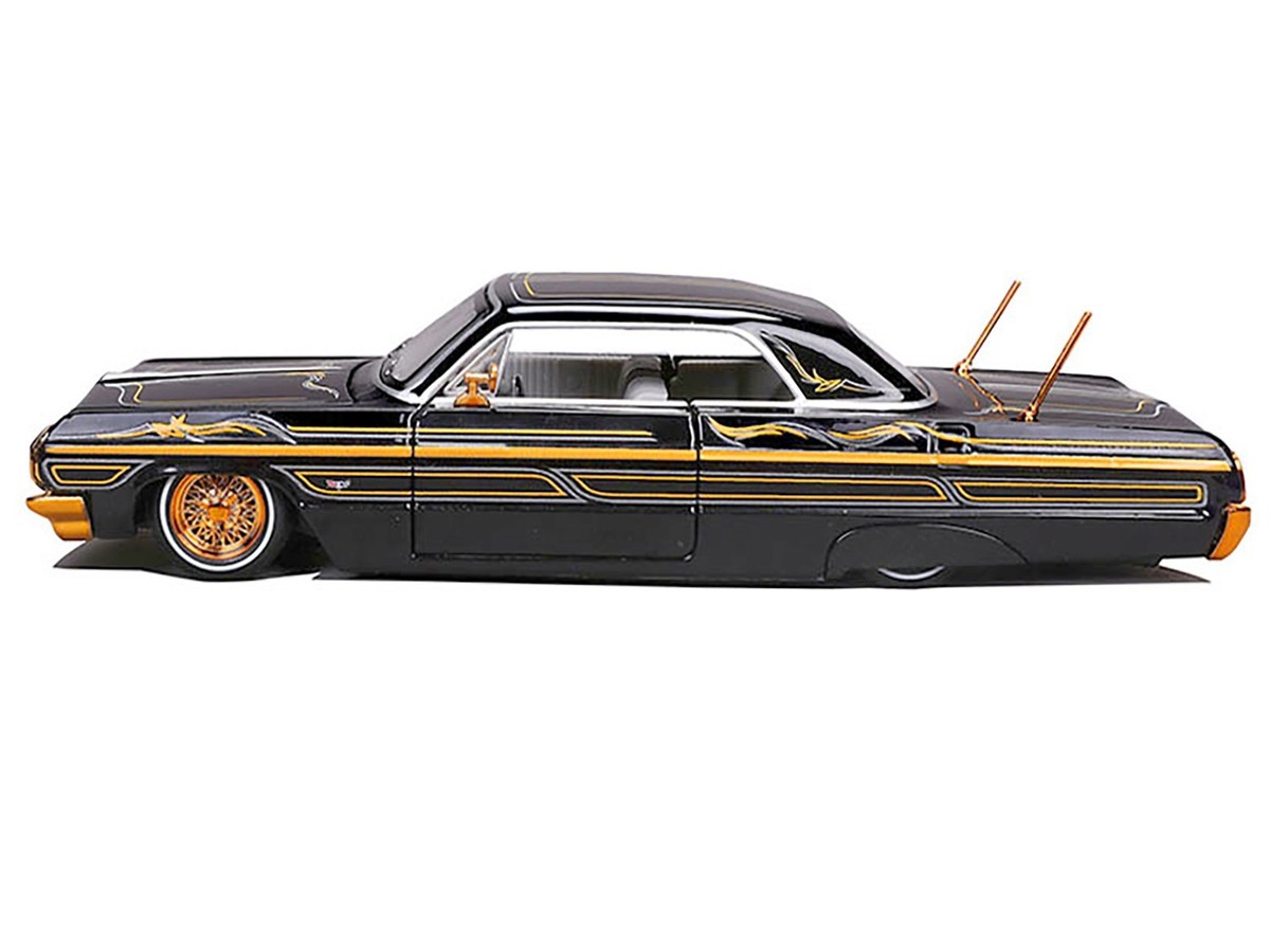 Maisto 1/26 Chevrolet Impala SS 1964 Lowrider - Grigio Metallizzato - Modellino Pressofuso 32547