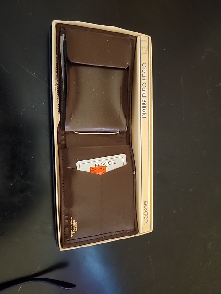 vtg Buxton Cowhide Wallet New Unused with tags and original box