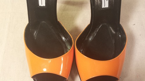 Brian Atwood "Vernice" Black & Orange Patent Leather Peep Toe Heels - 39 Euro - Picture 3 of 9