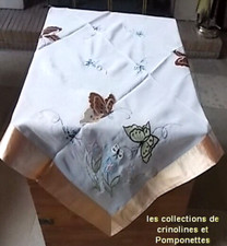 NAPPE SURNAPPE BRODEE SUR VOILE FIN DE POLYESTER 85CM CARREE PAPILLONS BEIGE*