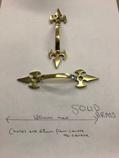 Produktbild - 2 x massive Messing georgianisch viktorianisch Fleur de Lis Schwanengriff Vintage Schubladengriffe