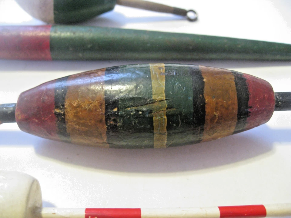 Lot of 5 Vintage Wooden Fishing Bobbers / Floats From Old Tackle Box - Image 3 of 4