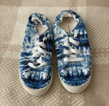 Time and Tru Womens Canvas Shoes Scrunch Back Blue Tie Dye Memory Foam 9.5