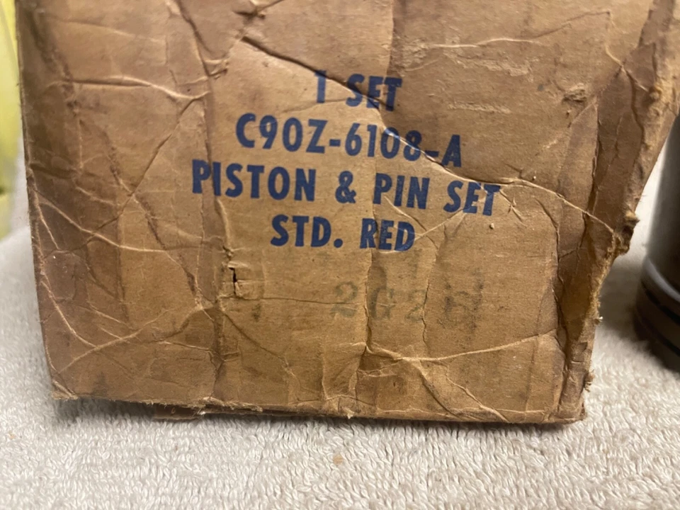 Nuevo de Lote Antiguo Ford C9oz-6108-A 1969 Torino Pistón y Pin Rojo Estándar Foto 2 de 4