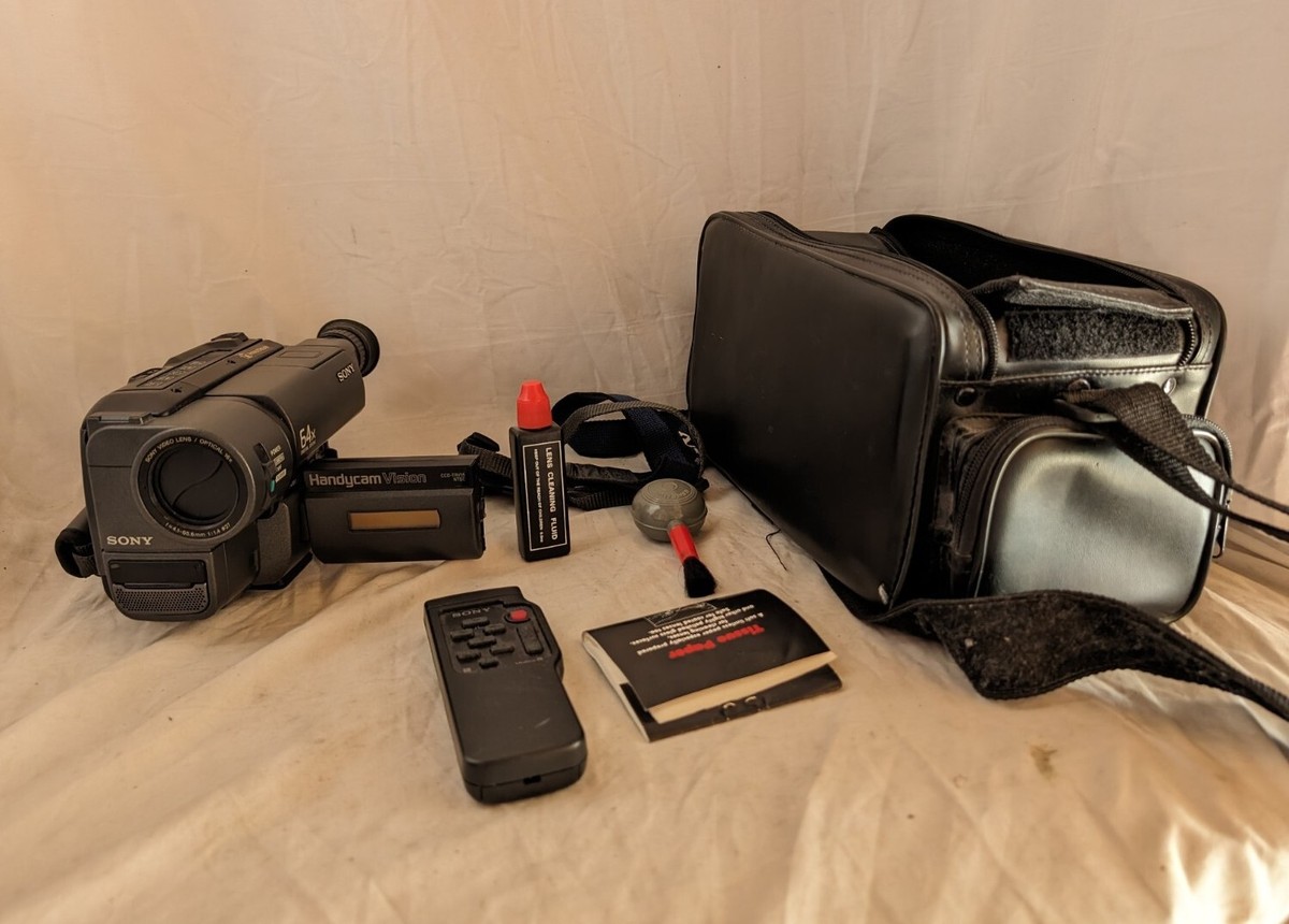 SONY Handycam Vision CCD-TRV15 NTSC Video 8 Camera w