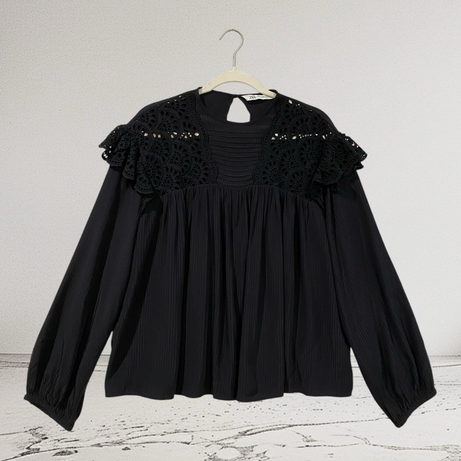 Zara Womens XS Boho Eyelet Ruffle Pleated Feminine Top