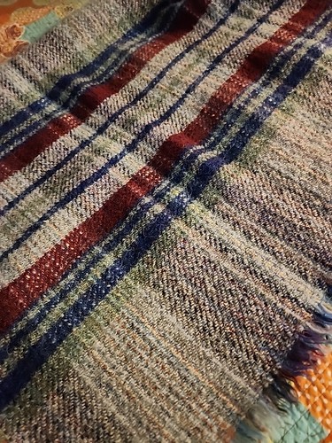 English Heritage 100%wool Grey Blue Red Plaid Lap Blanket - Picture 3 of 4