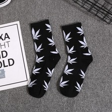 Pairs Unisex Sports Leaf Weed Marijuana Black and White Crew Cotton Long Socks