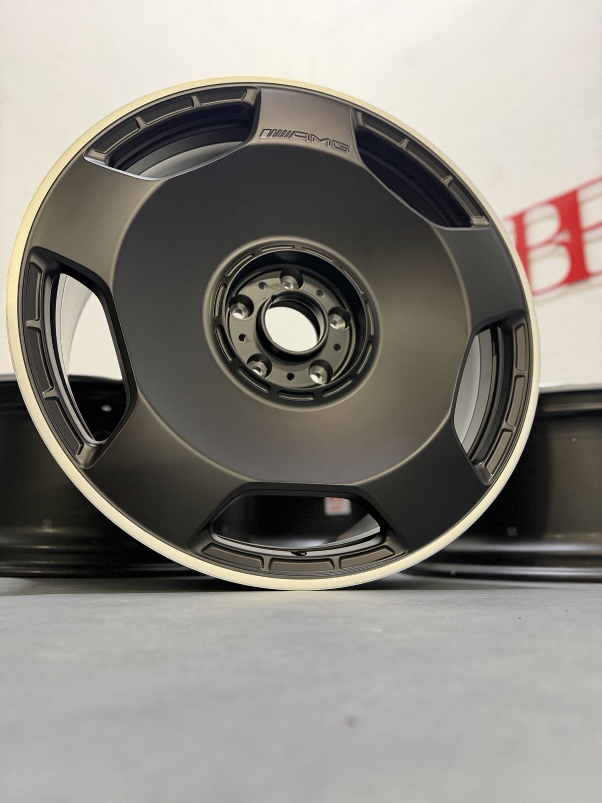 Original AMG Mercedes 22 Zoll G-Klasse G63 W465 Felgen Räder A4634014100