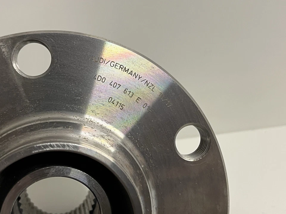 Conjunto de cojinete de cubo de rueda OEM Audi C5 S6 4D0407613E Foto 4 de 4