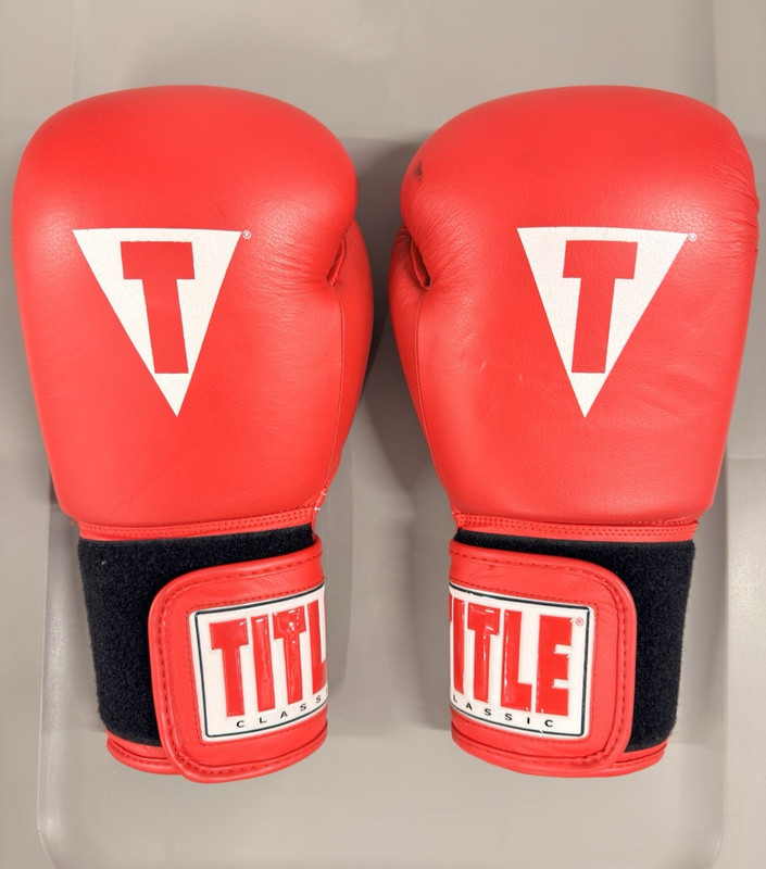 TITLE Boxing Classic Sparring Gloves 16 oz Red/Black/White Hook & Loop