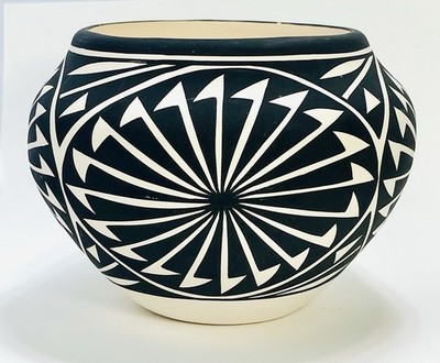 Native American ACOMA Pottery Pot Hand Painted Coiled K Victorino Black & White