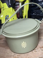 Vintage Tupperware Avocado Green Sunburst Cake Carrier Taker Saver 683 684