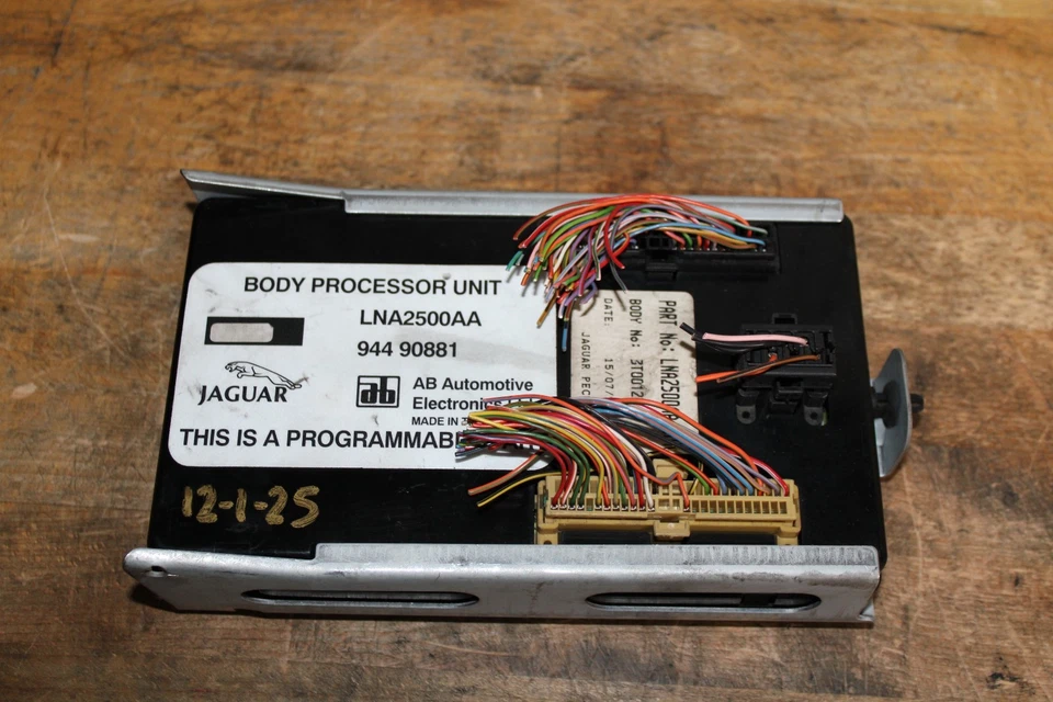 OEM 1994-97 Jaguar Body Processor Module Computer ECU XJR  XJ6 VDP XJ LNA2500AA — 第 4/4 张图片