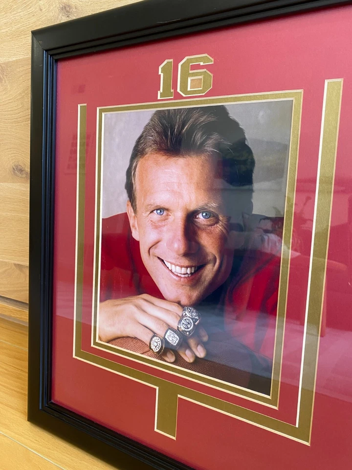 Tarjeta firmada por Joe Montana - Cubierta superior enmarcada 1995 exhibición con certificado de autenticidad Foto 2 de 4