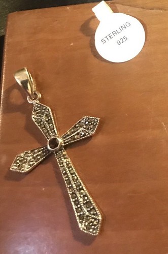 925 Sterling Silver Christian Cross Sparkly Black Marcasite w Red Center Stone - Picture 2 of 8