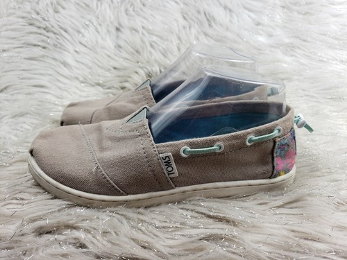 TOMS Casual Gray Slip On Shoes Flats Girls Size 4 - Picture 2 of 6