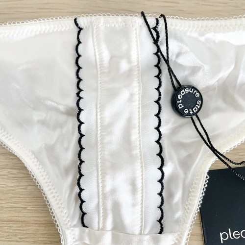 Pleasure State Faery Thong Size M Ecru Black Low Rise Silk Blend New - Picture 2 of 7