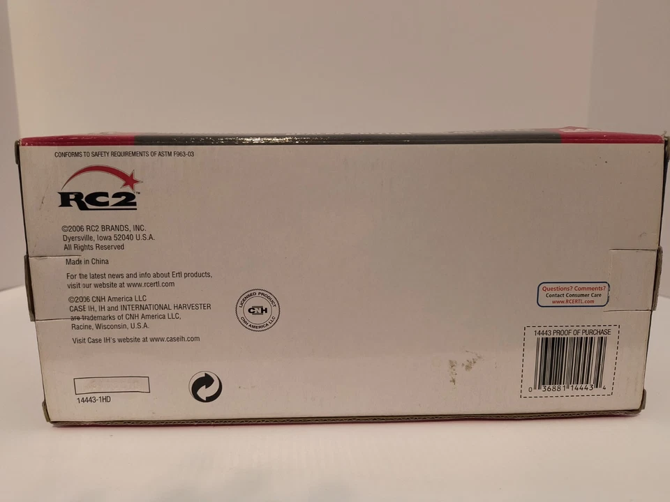 Case International Harvester Tractor Set NIB - Image 4 of 4