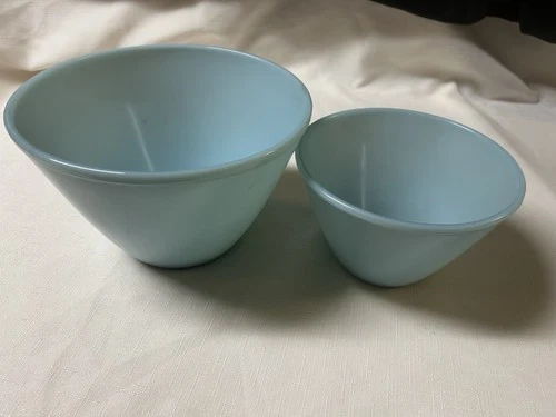 Vintage Fire King Anchor Hocking 2 Piece Blue Mixing Bowls 10-cups And 4-cups