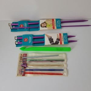 Lot of 7 Crochet Hooks Assorted BOYE & SUSAN BATES & Knitting Needles Lot