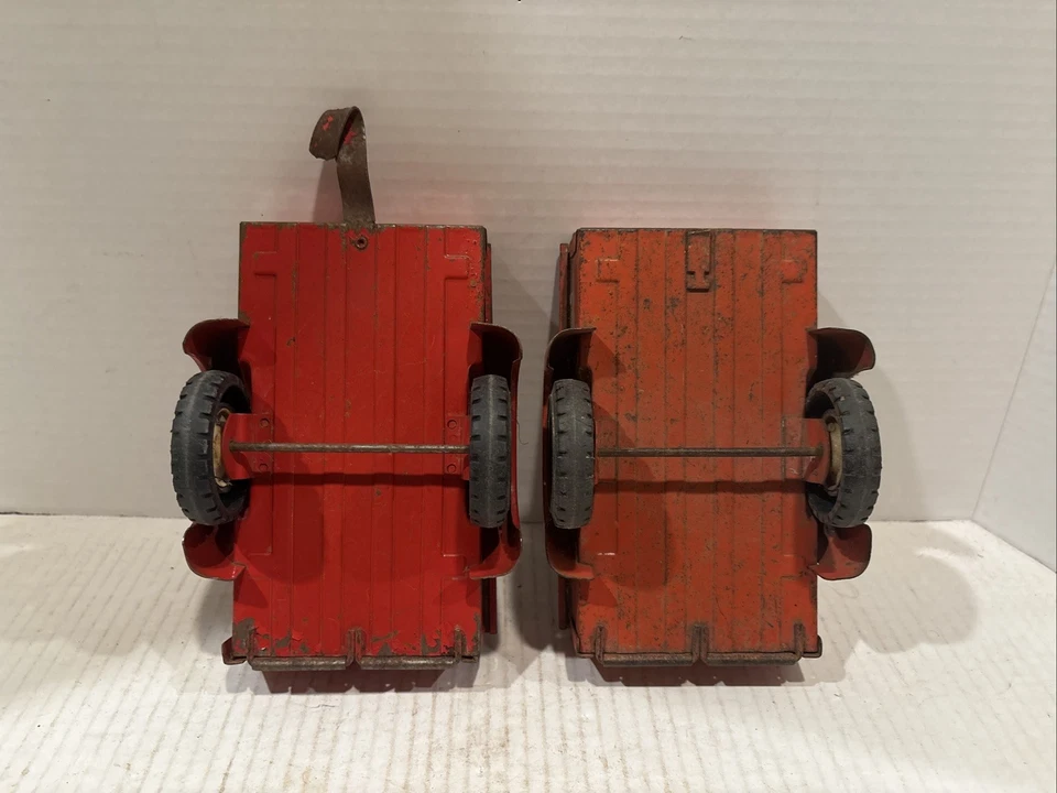 Vintage Tru-Scale International Utility Trailer Toy Red Pressed Steel Lot Of 2 - Image 4 of 4