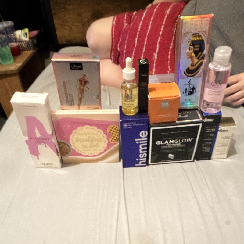 Assorted Full Size Lot: Aceology Mask, GLAMGLOW Youthmud, Dr. Brandt