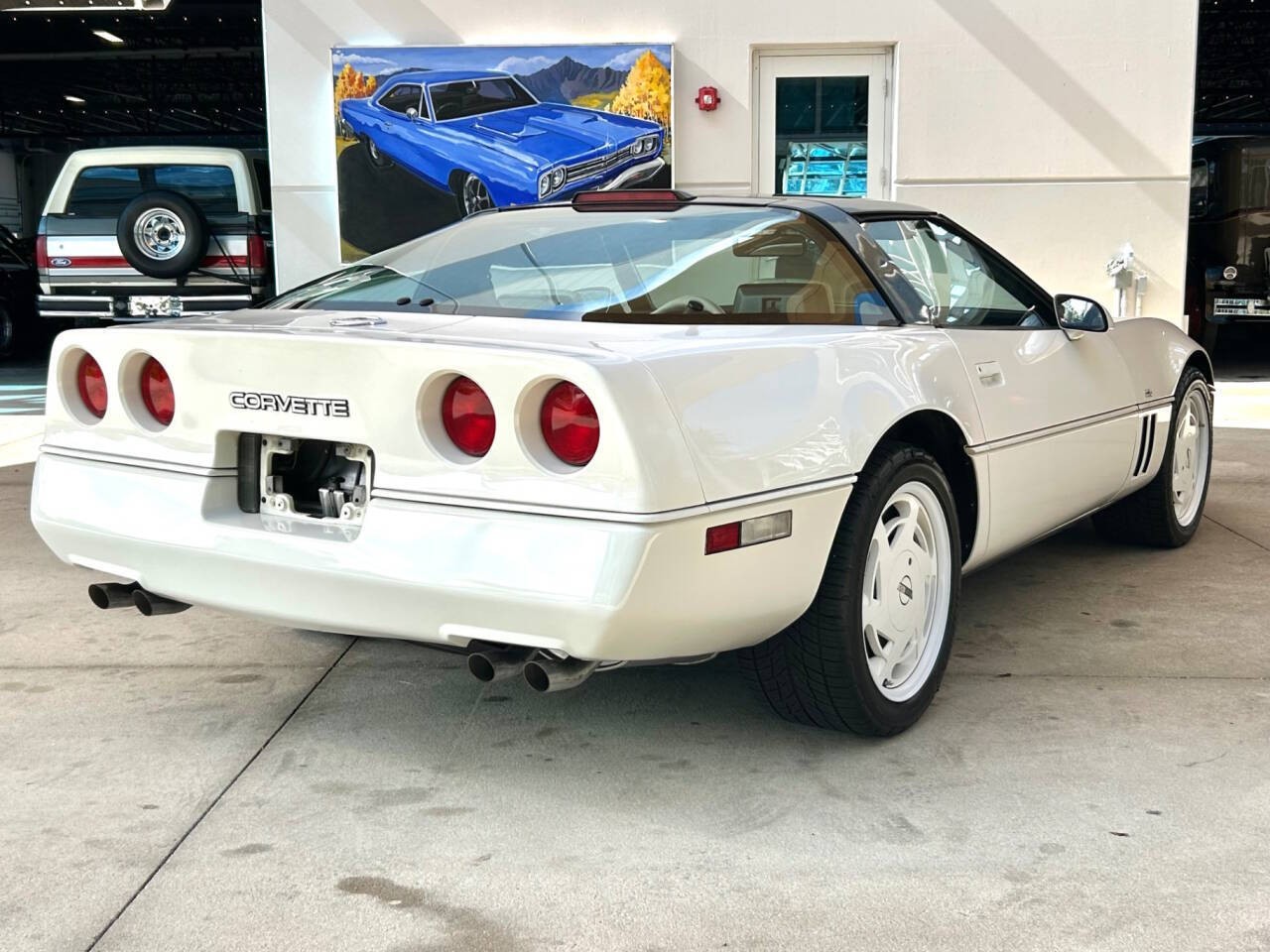 1988 White Chevrolet Corvette   | C4 Corvette Photo 6