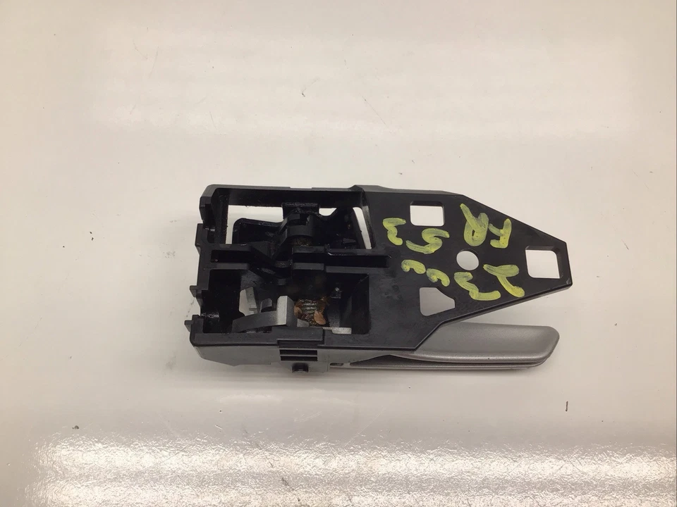 2010 - 2011 OEM TOYOTA PRIUS FRONT RIGHT PASSENGER SIDE INNER DOOR HANDLE - Изображение 4 из 4