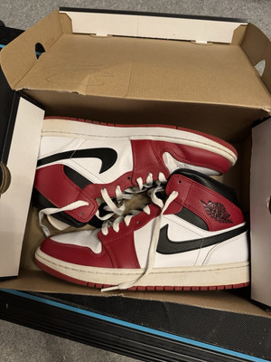 EU Größe 50,5 - Air Jordan 1 SE Mid Red Black Toe