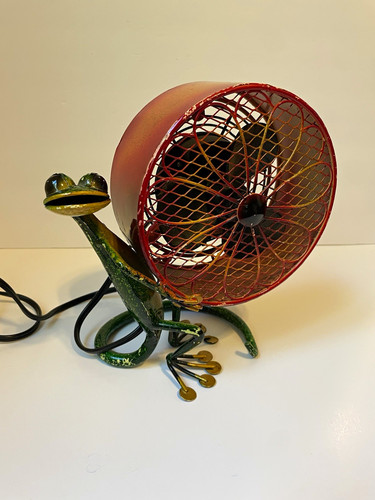 Deco Breeze Frog Figurine Table Fan Painted Metal Red Green Black works