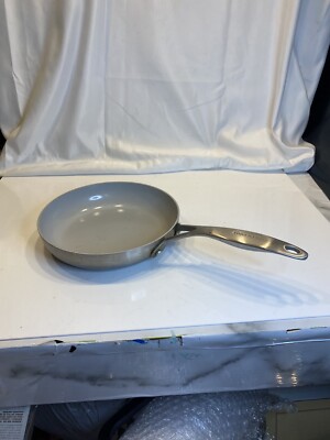 green pan 8  skillet