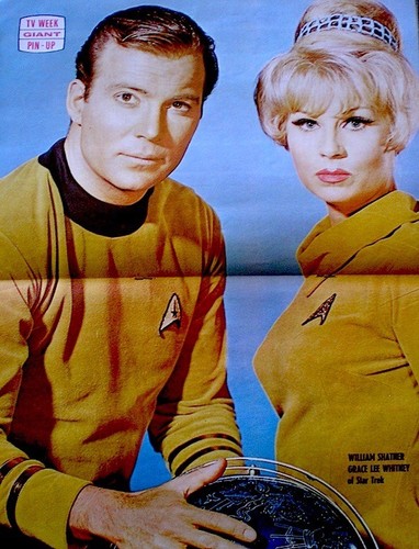 TV Guide 1968 Elvis Presley Nancy Sinatra International TV Week VG/EX COA Rare - Picture 5 of 10