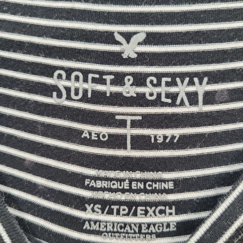Женская блузка с длинным рукавом American Eagle XS черно-белая тонкая полоса - Изображение 3 из 4
