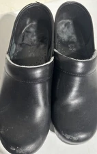 Dansko size 8 US. 39 EU Black Clogs