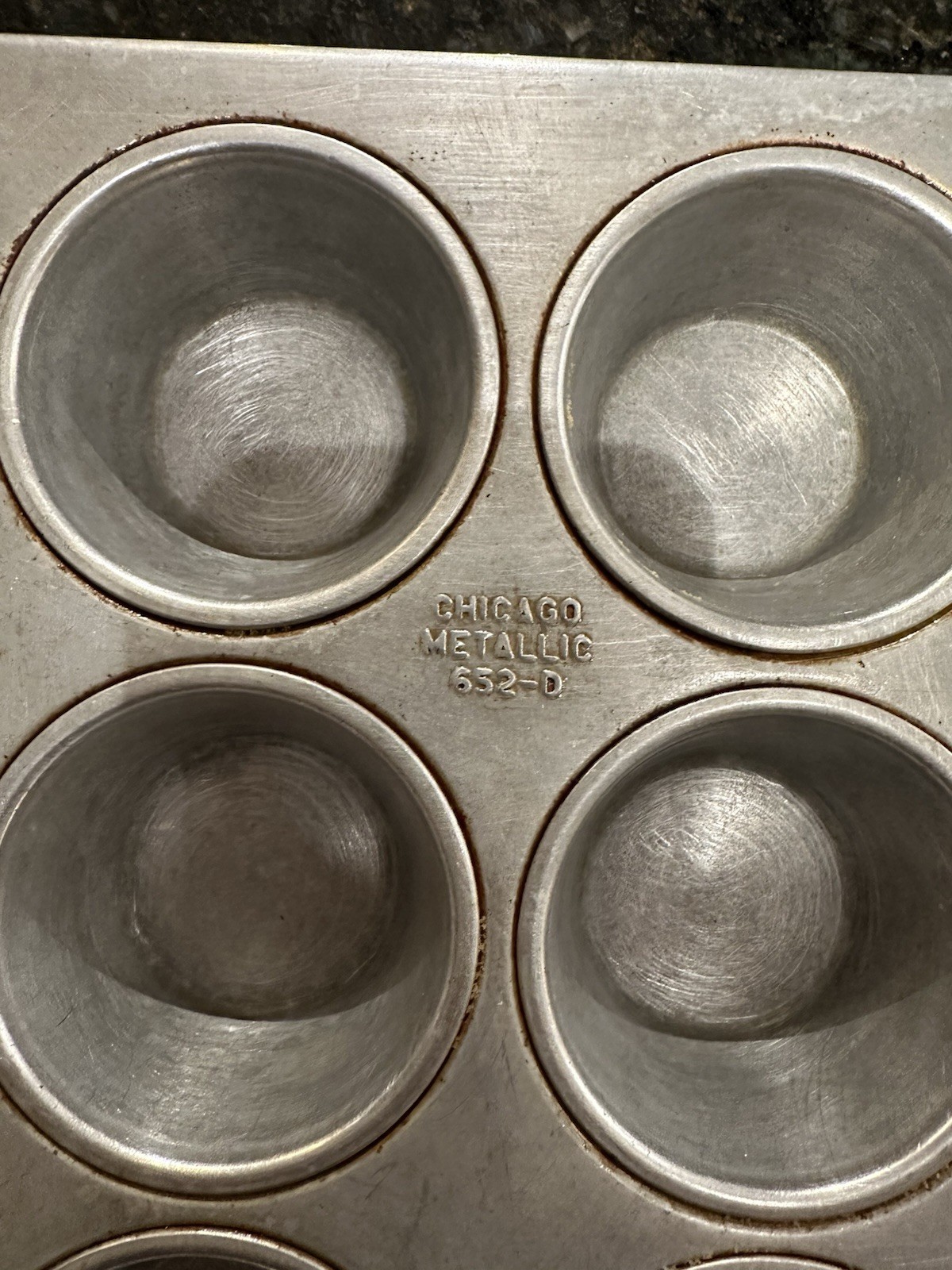 4 x Muffin Pan | Chicago Metallic, Wear-Ever Commercial 24 cup aluminum cupcake