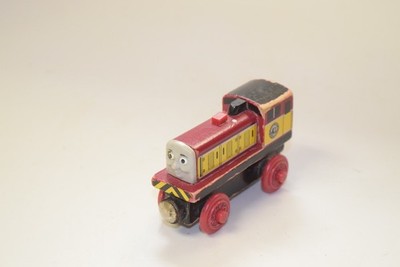 2003 LEARNING CURVE DART WOODEN TRAIN. THOMAS & FRIENDS.