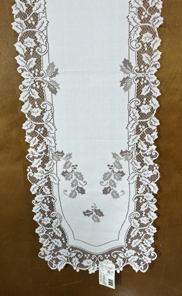 Nuevo con etiquetas Corredor de mesa Heritage Lace Holly 14"x45" Blanco Navidad Grandmacore Foto 3 de 4