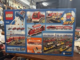 NEW LEGO 7938 CITY PASSENGER TRAIN FACTORY SEALED Retired GREAT