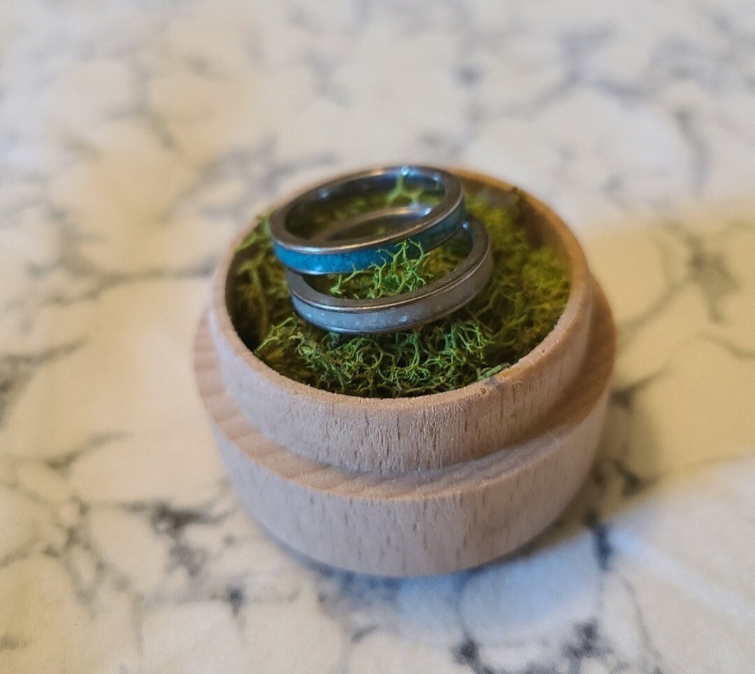 Size 6 Two Stackable Rings - image 3