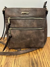 Cluci Crossbody Pures Medium Size Zipper Pocket Adjustable Strap