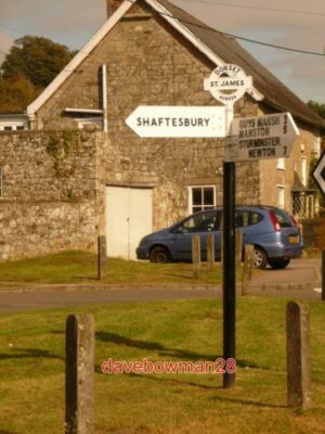 FOTO SHAFTESBURY: ST. JAMES FINGER-POST DIE ORIGINAL FIN HÄTTE ICH ERWARTET