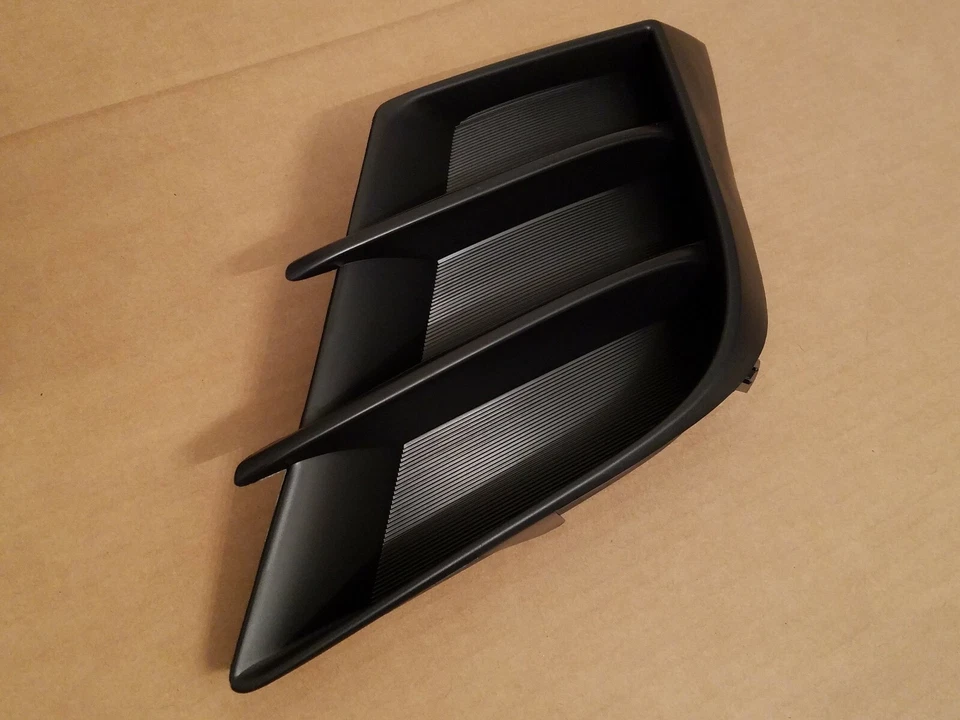 compatível com 2010-2011 MAZDA3 para-choque dianteiro grade inferior farol de neblina inserção bocal MOTORISTA - Imagem 3 de 4