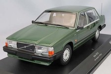 Minichamps MC155171702 1/18 Volvo 740GL 1986 Dark Green