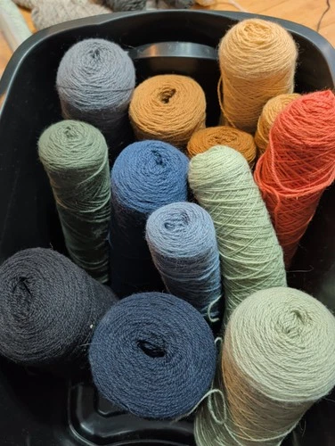15 lb 2.8 oz  2/54 Wool Yarn Weaving Crochet Knitting Art 800 ypp Asst Lot - product listing photo