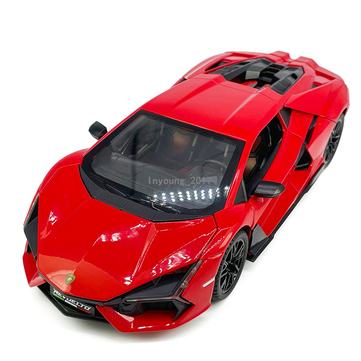 Lamborghini Reuvelto ミニカー 1/24 レッド 1:24 Lamborghini Revuelto Model Car Diecast Toy Vehicle for Boys