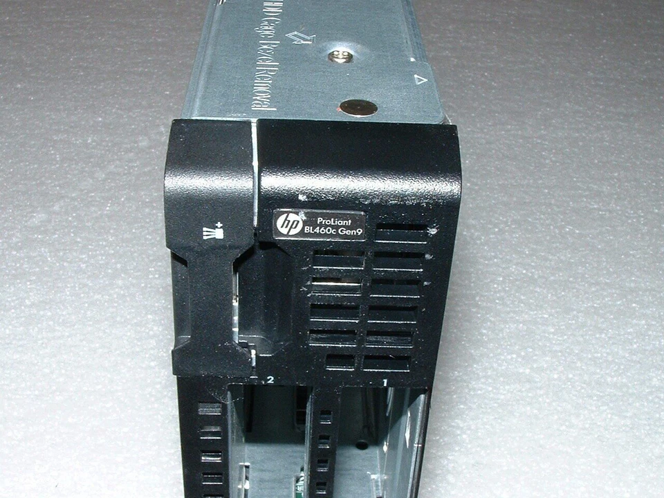 HP ProLiant BL460c G9 2x E5-2680 v3 2.5GHz 24-Cores / 512GB RAM / P244br - Image 2 of 4