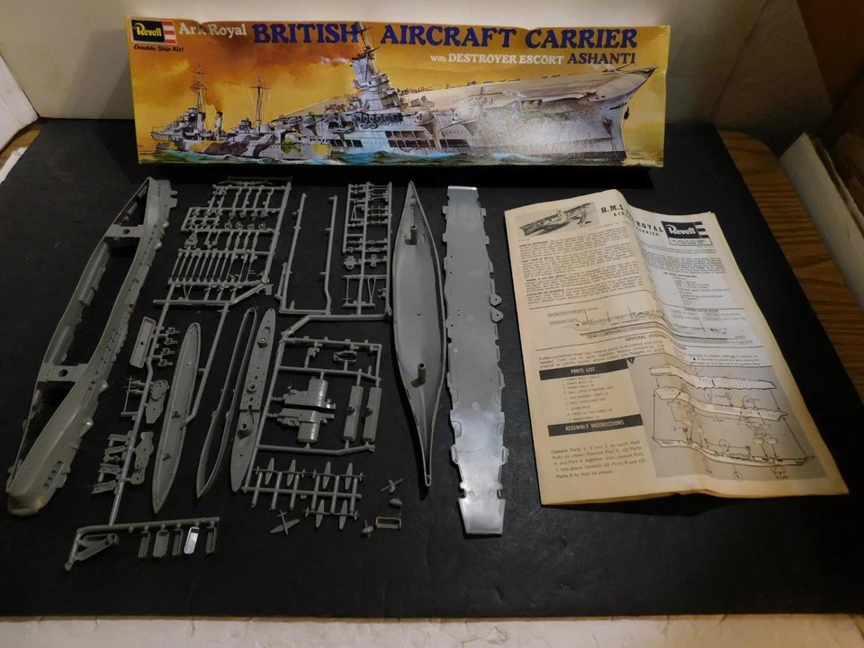 Revell 1:720 #H312 Ark Royal British Aircraft Carrier W/Destroyer escort OBNC - Image 2 of 2
